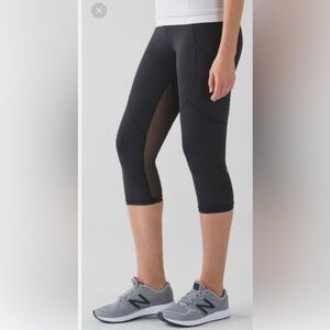 Lululemon Outrun Ruched Mesh Pocket Luxtreme Cropped leggings size 6